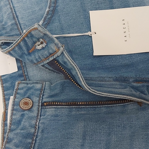 NWT KanCan Shana High Rise Distressed Med Wash Denim Shorts Size 9/28 - Picture 8 of 9